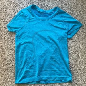 Gorgeous blue lulu lemon top
